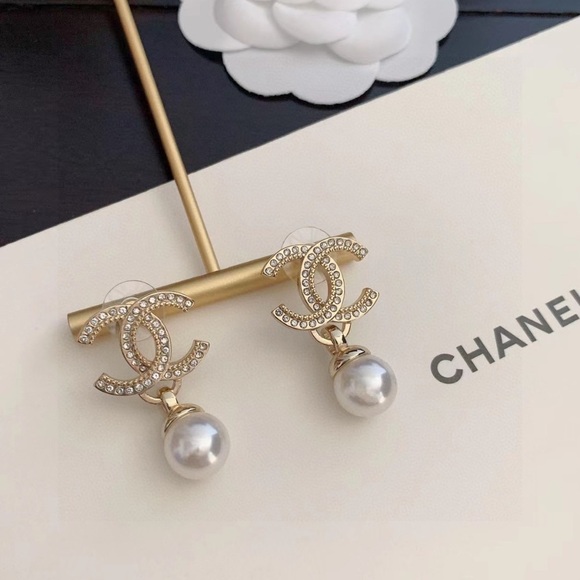 Chanel earrings - Picture 5 of 8